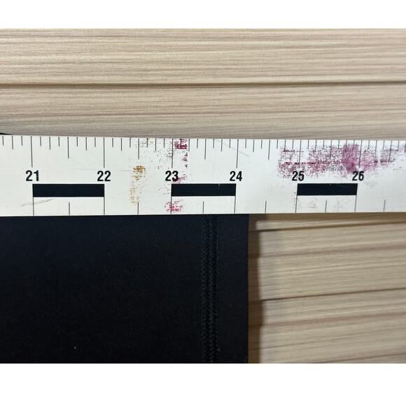 TLF Apparel Women's Black Leggings Size M - Picture 6 of 6